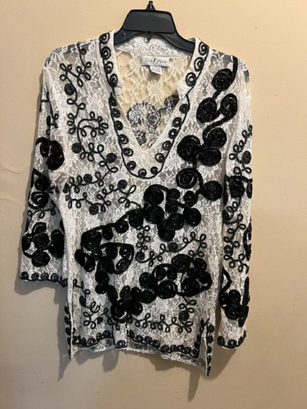 Womens Tunic top, white stretchy lace w/black overlay ribbon design